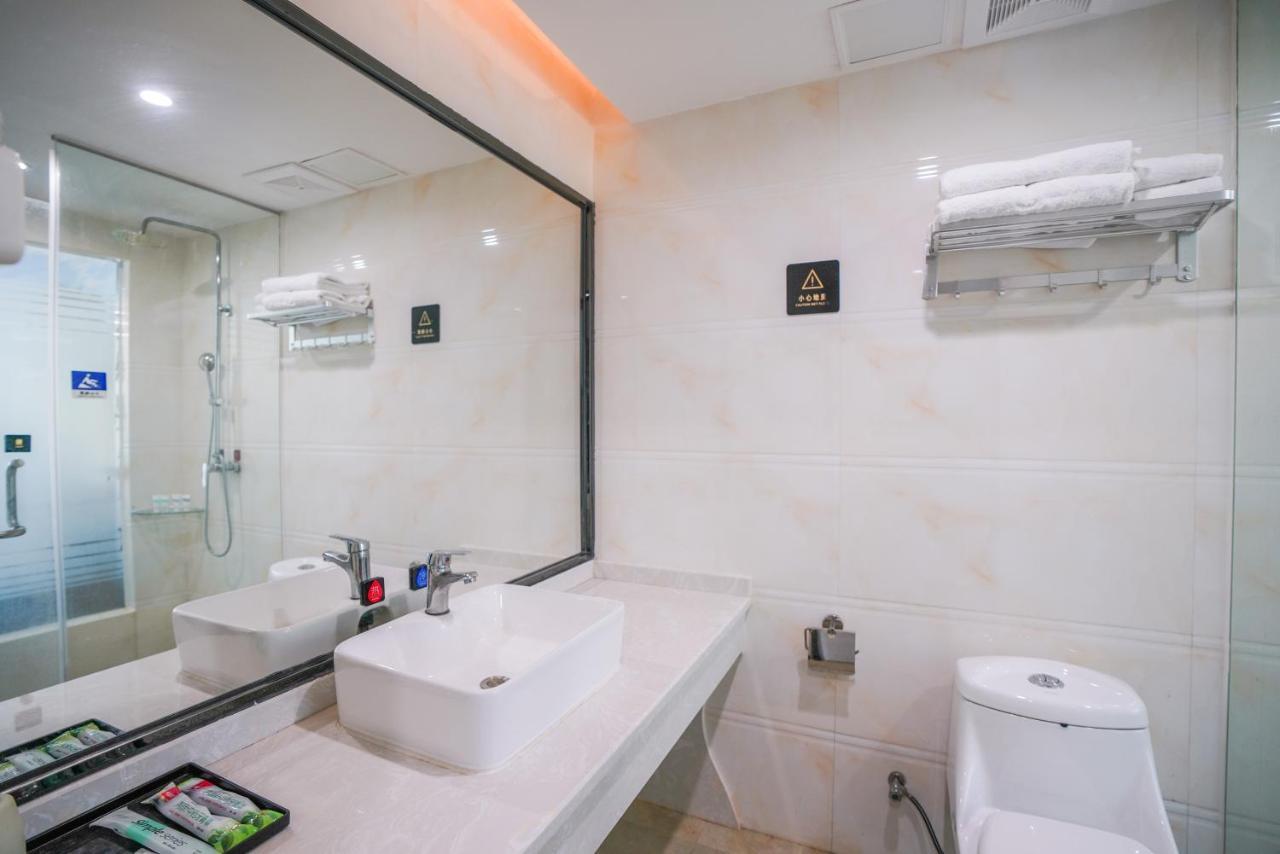 Felice Hotel-Guangzhou Baiyun International Airport Renhe Metro Station Branch Dış mekan fotoğraf
