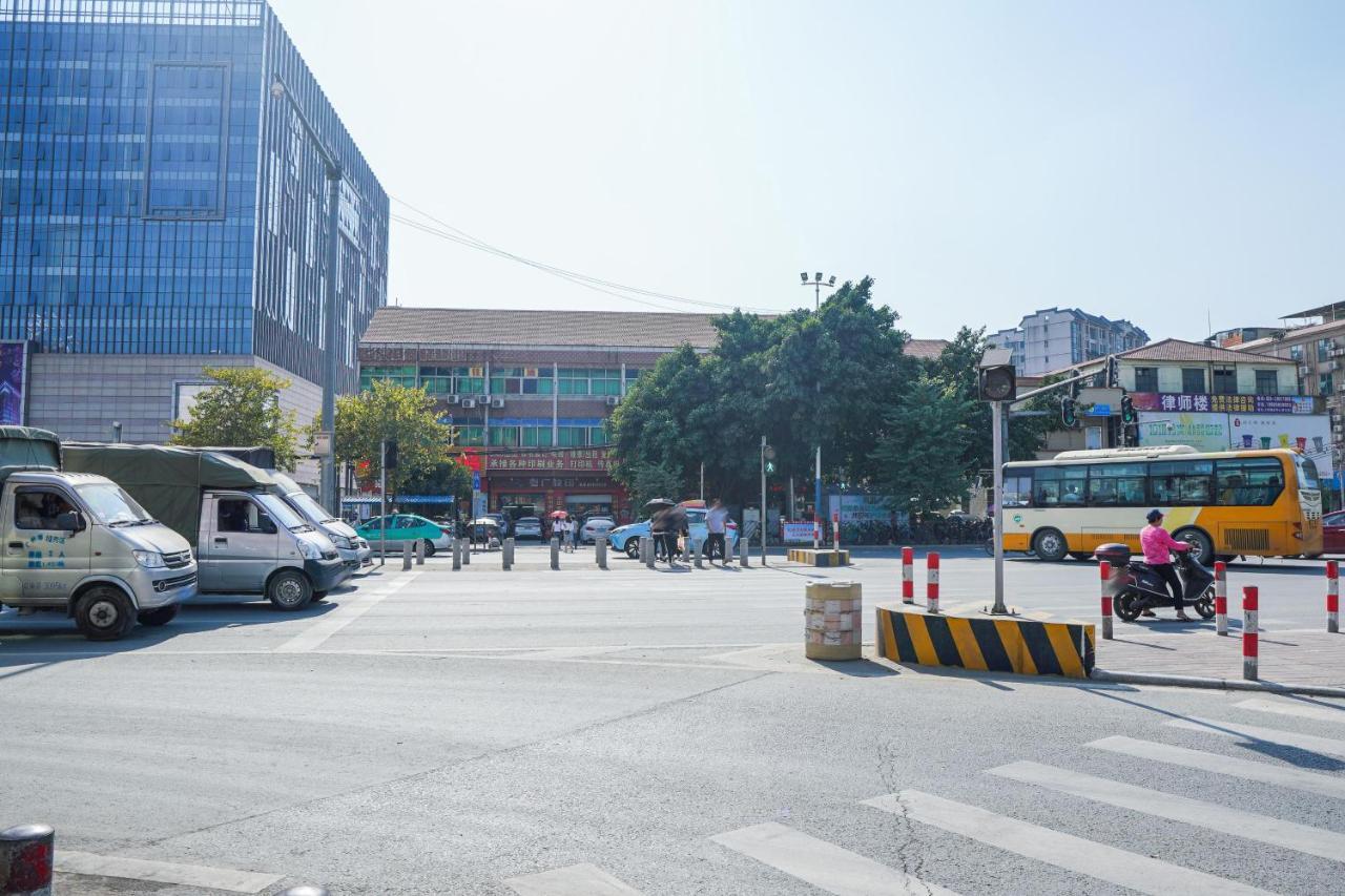 Felice Hotel-Guangzhou Baiyun International Airport Renhe Metro Station Branch Dış mekan fotoğraf